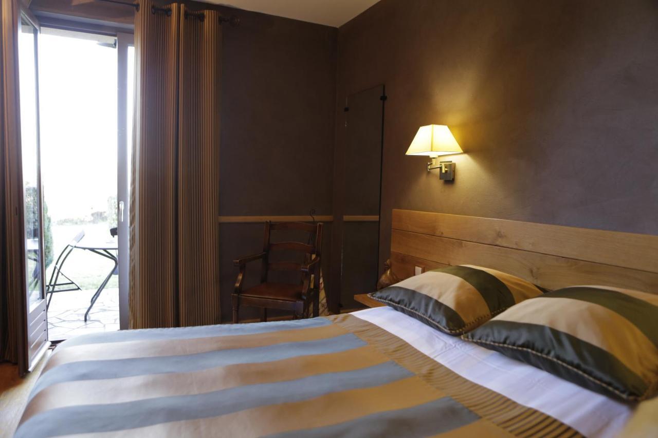 Logis Auberge Du Barrez Mur-de-Barrez Bagian luar foto